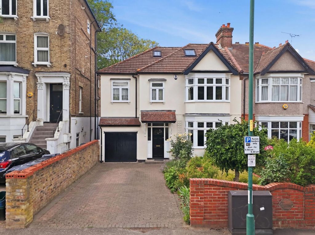 Property photo 1 of 24