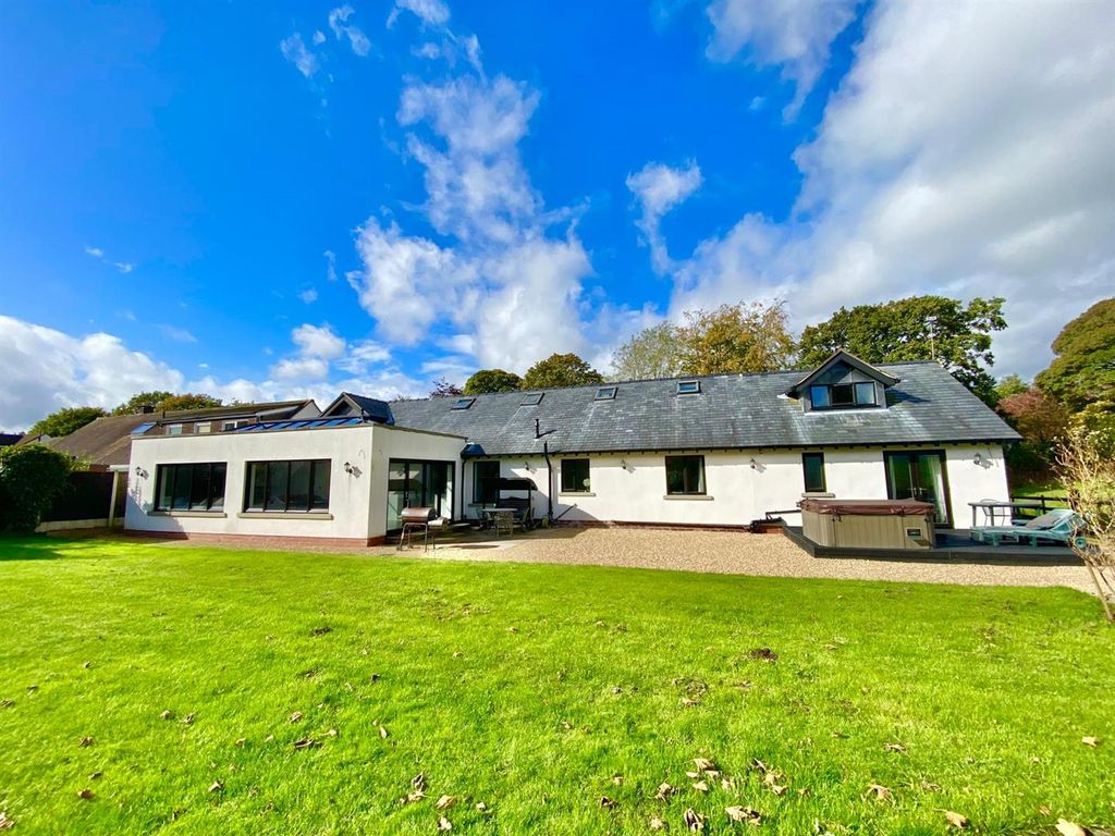 Property photo 3 of 31
