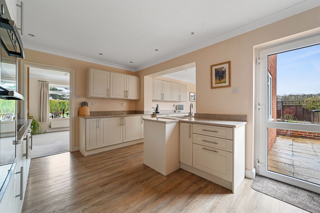 Property photo 3 of 42 Sunnymead-Kitchen