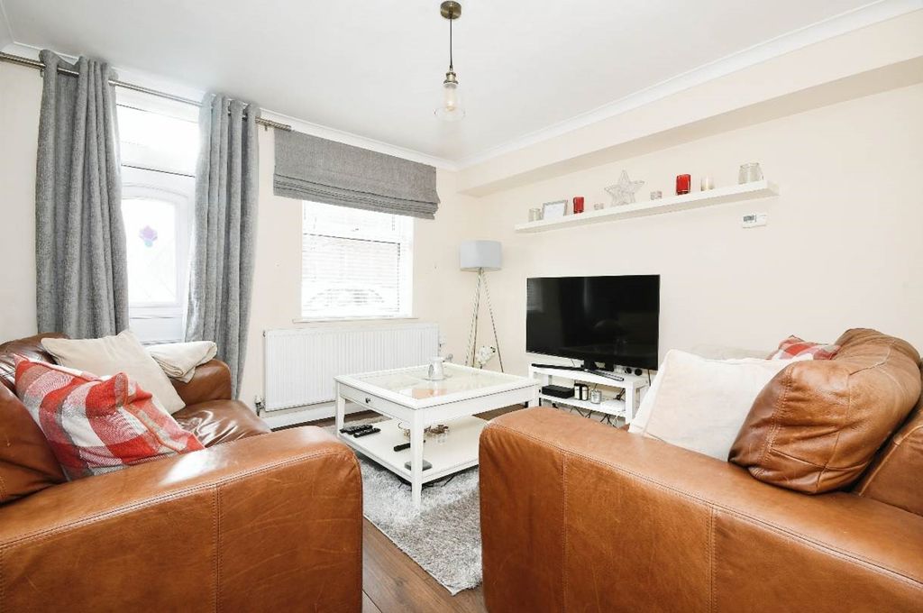 Property photo 2 of 11