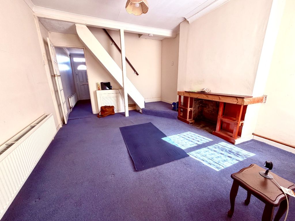 Property photo 3 of 9 4226684