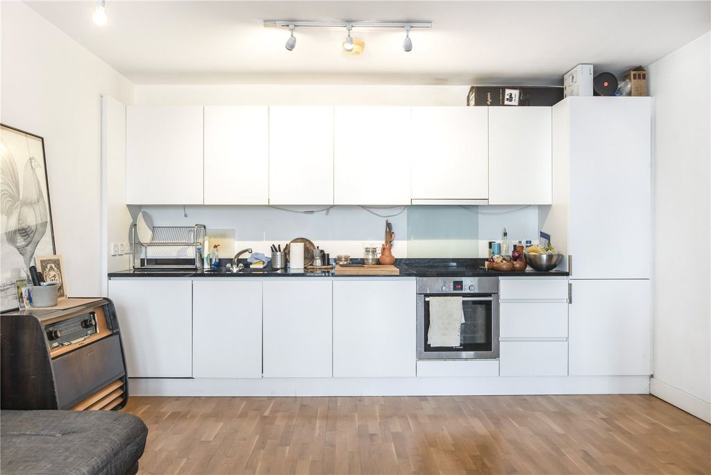 Property photo 2 of 14 Kitchen