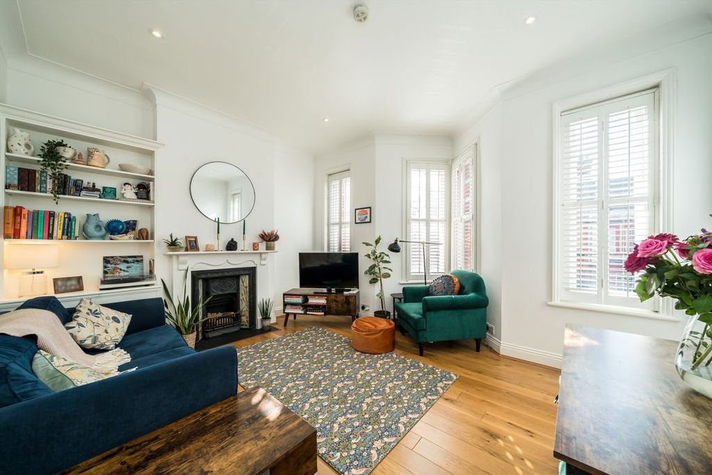 Property photo 1 of 8