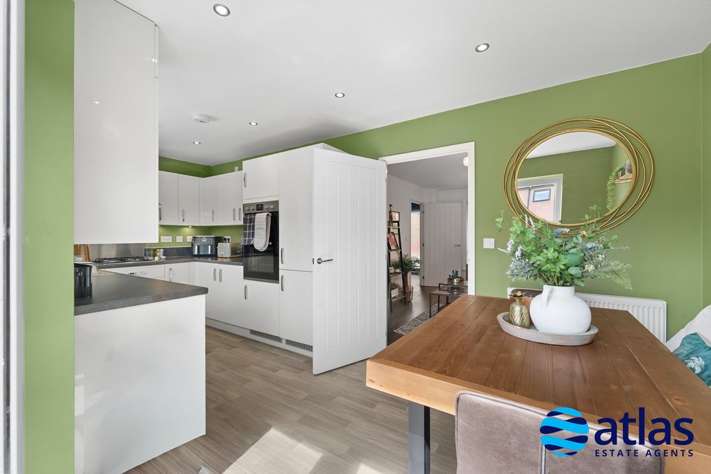 Property photo 3 of 30 Kitchen/Dining Space