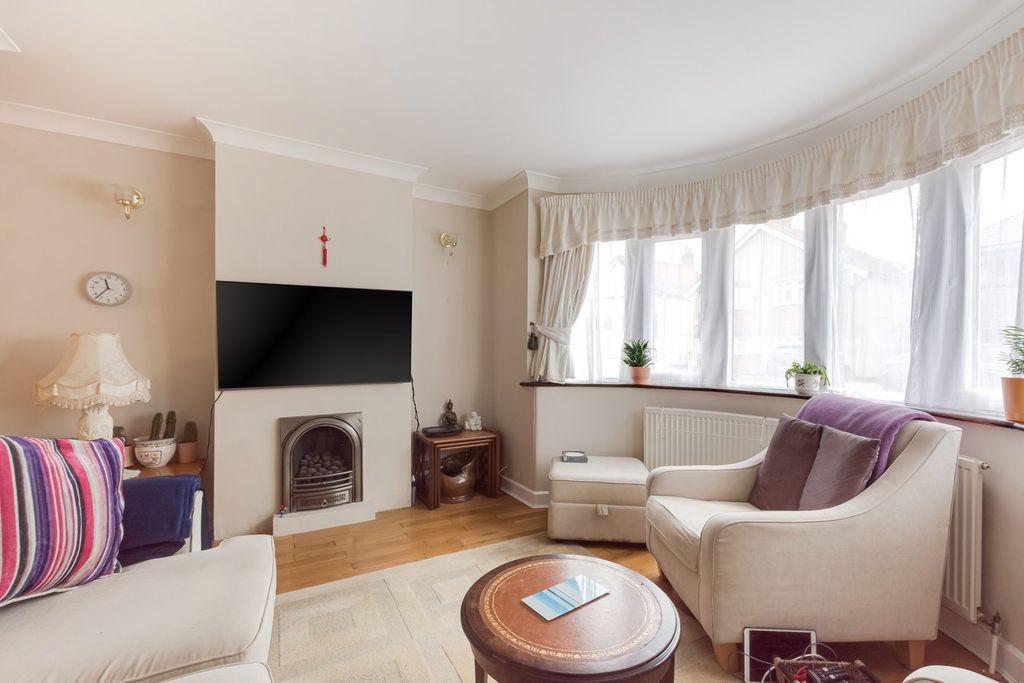 Property photo 2 of 14