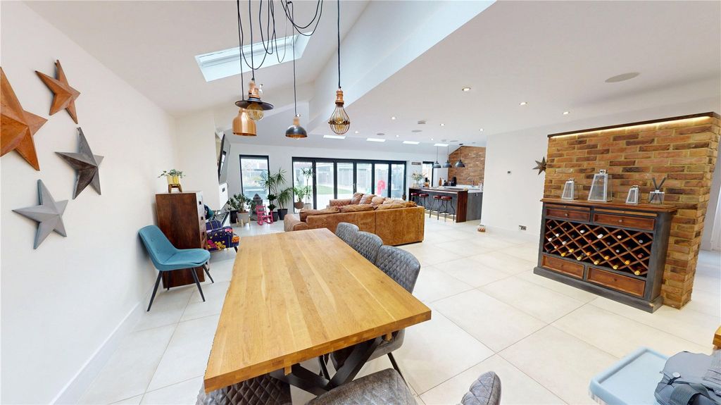 Property photo 2 of 23 Picture No. 02