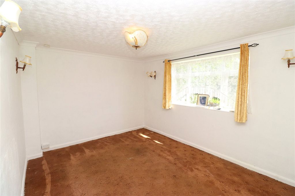 Property photo 2 of 11 Picture No. 18