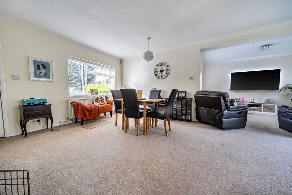 Property photo 2 of 16 Living/Dining