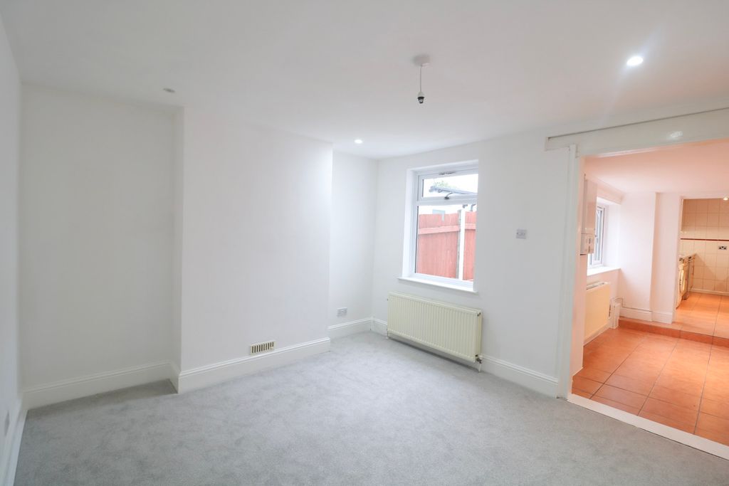 Property photo 2 of 16 Lounge Area