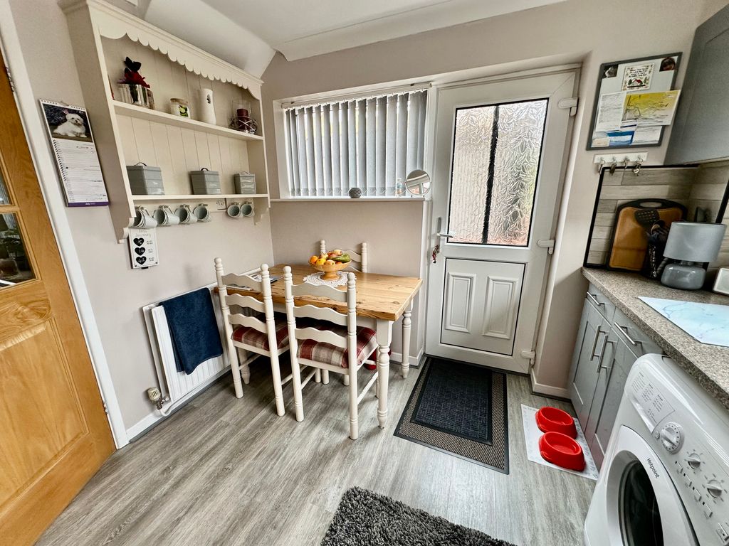 Property photo 3 of 33 Img_4073
