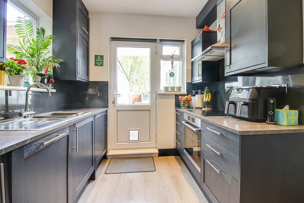Property photo 3 of 30 Kitchen