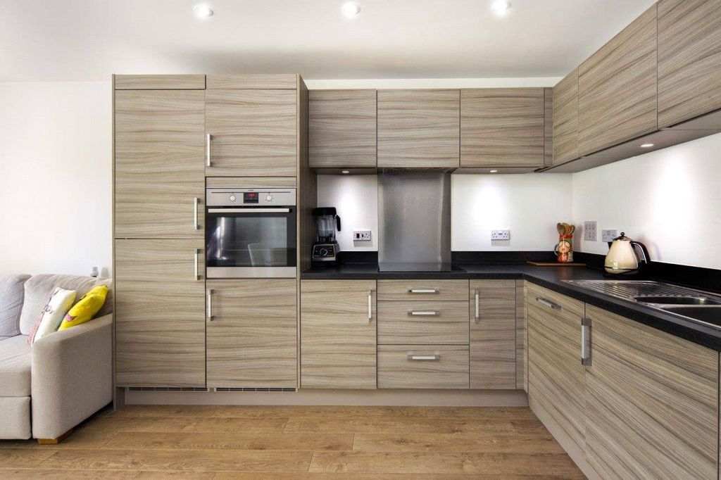 Property photo 2 of 17 Kitchen