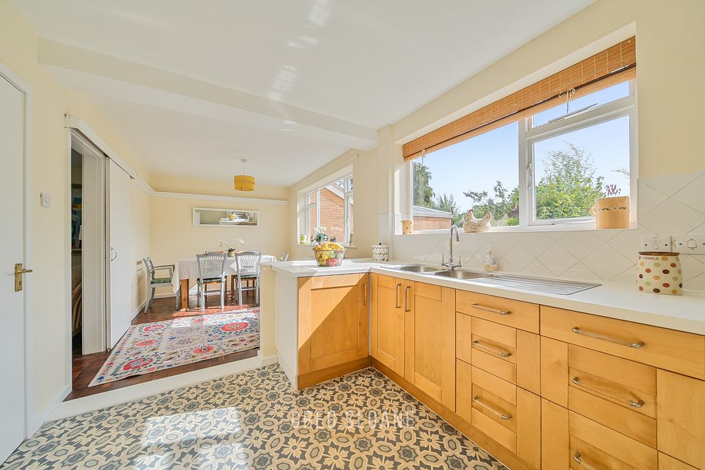 Property photo 3 of 18 1520538-10-1A0B064E738c9