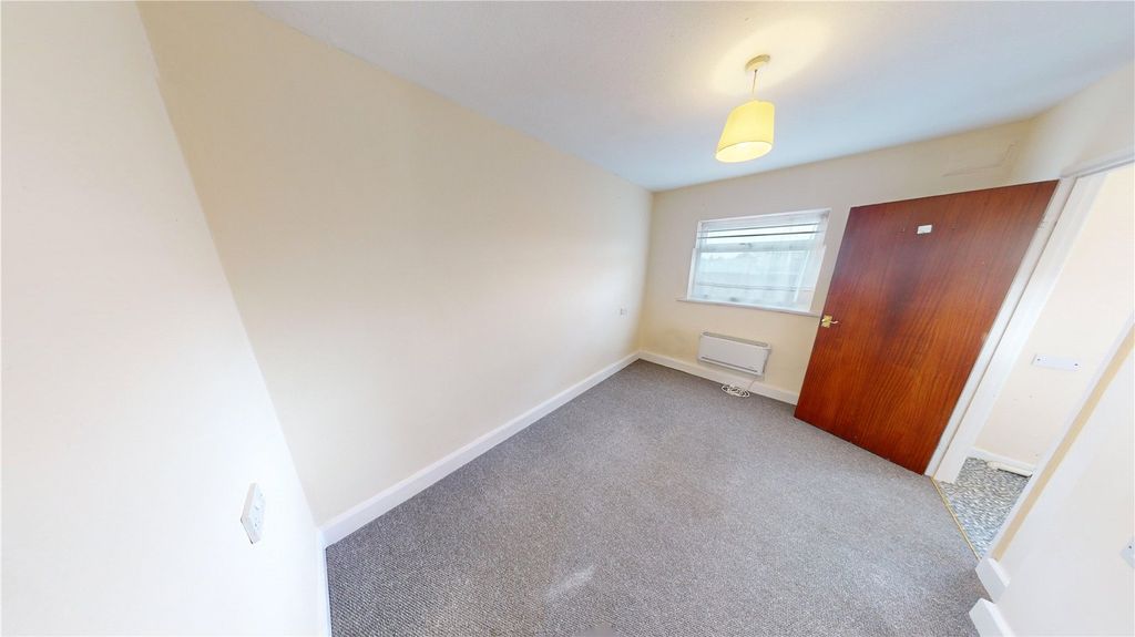 Property photo 3 of 5 Picture No. 05