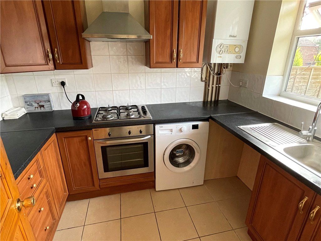 Property photo 2 of 8 Kitchen