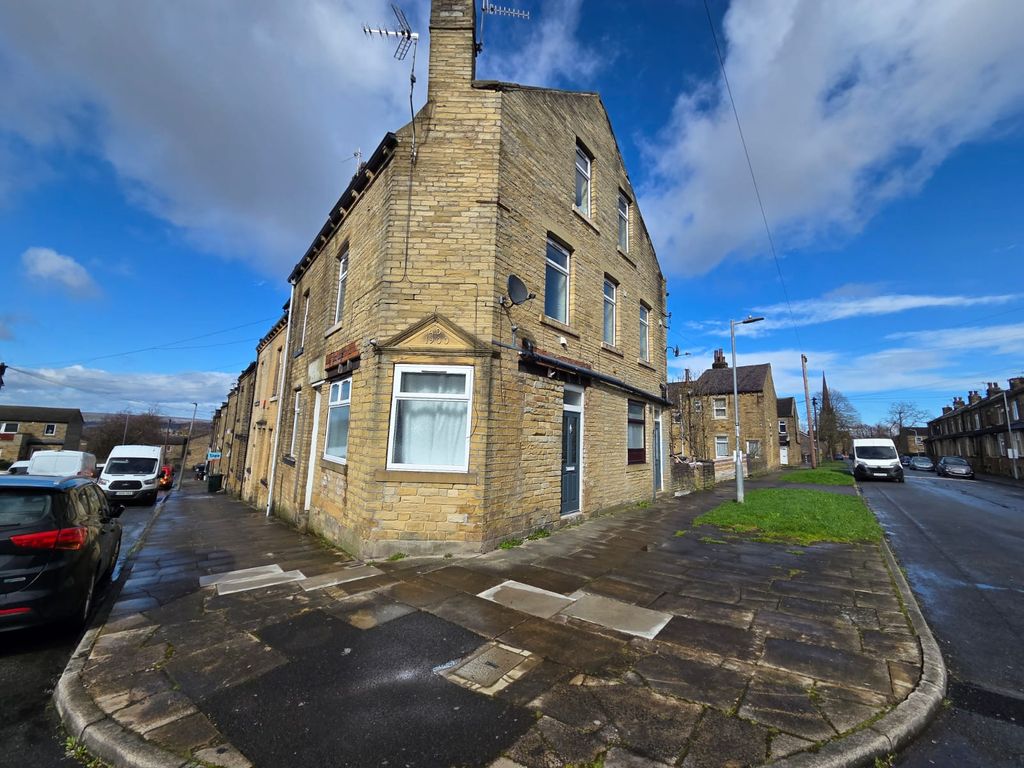 Property photo 3 of 27 Gallery