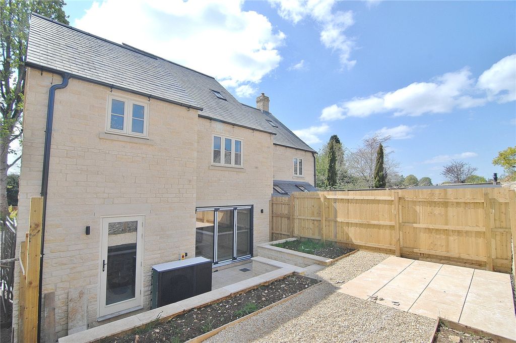 Property photo 3 of 16 Picture No. 24