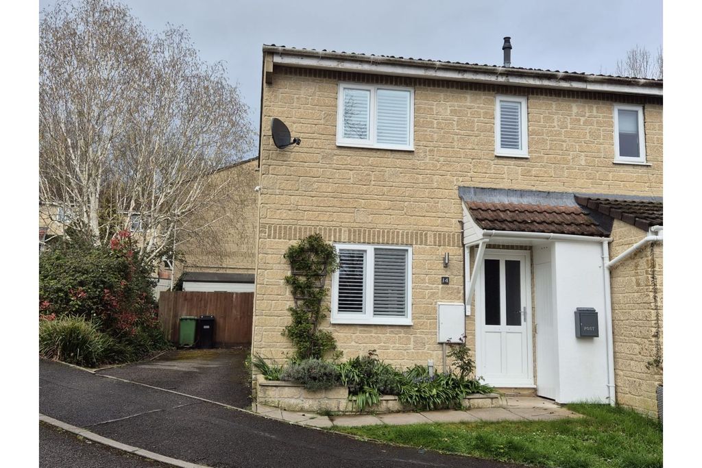 Property photo 1 of 11 Front