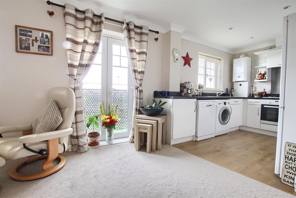 Property photo 1 of 6