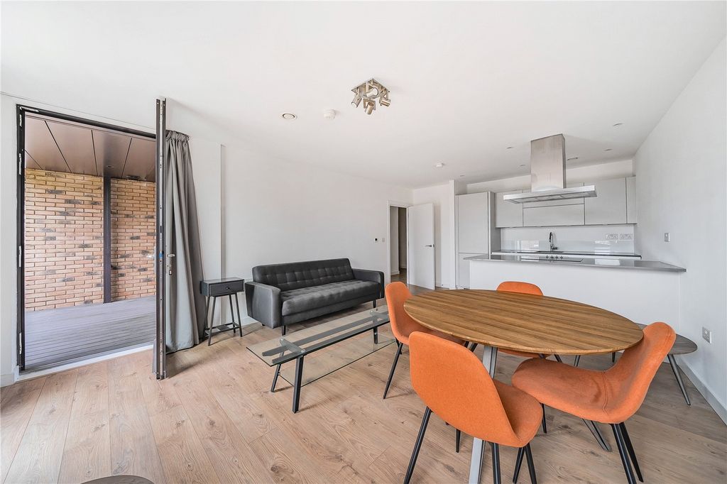 Property photo 2 of 24 Picture No. 43