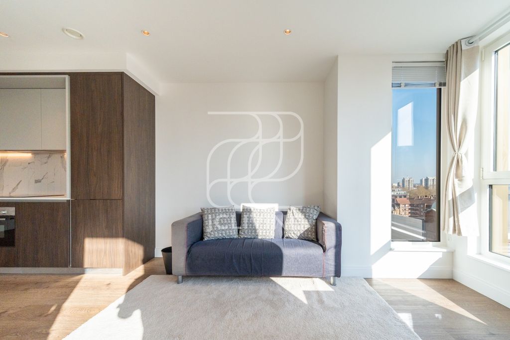 Property photo 3 of 12 Dsc06341-Hdr