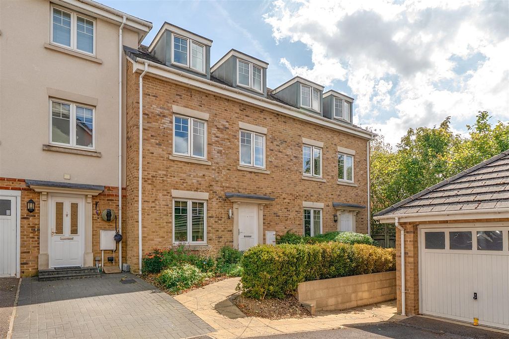 Property photo 1 of 15 External