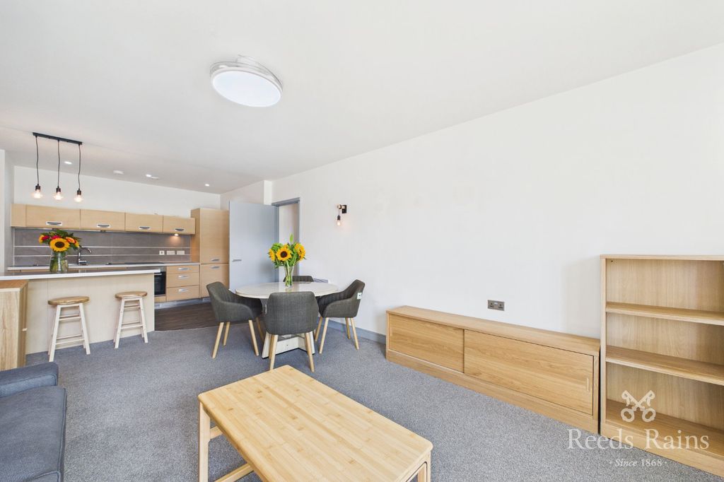 Property photo 3 of 17 Picture No. 08
