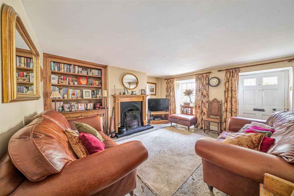 Property photo 2 of 23 Sitting Room