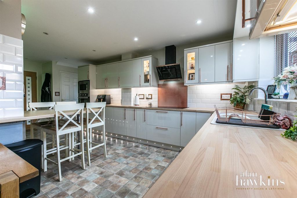 Property photo 2 of 18 3545-02.Jpg