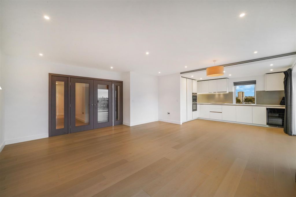 Property photo 3 of 15 209 Faulkner House, Tierney Lane - C9Ict8Vnepaelfn