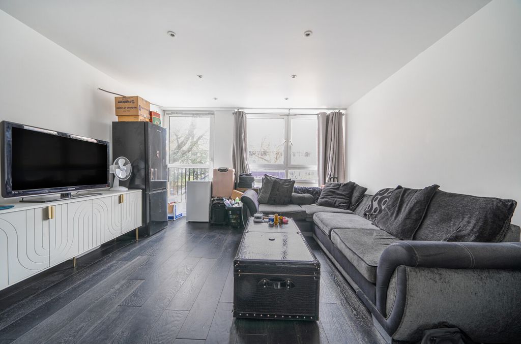 Property photo 3 of 11