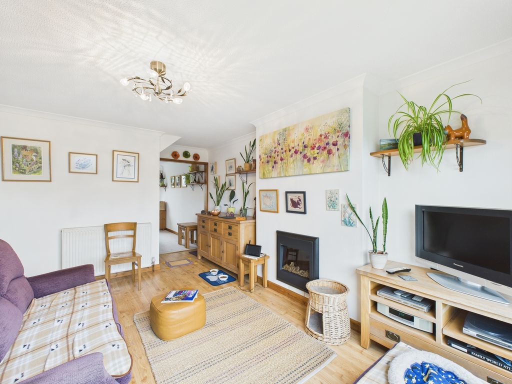 Property photo 3 of 19 Lounge