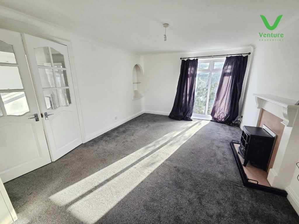 Property photo 2 of 11 Pbox-Img.Jpeg