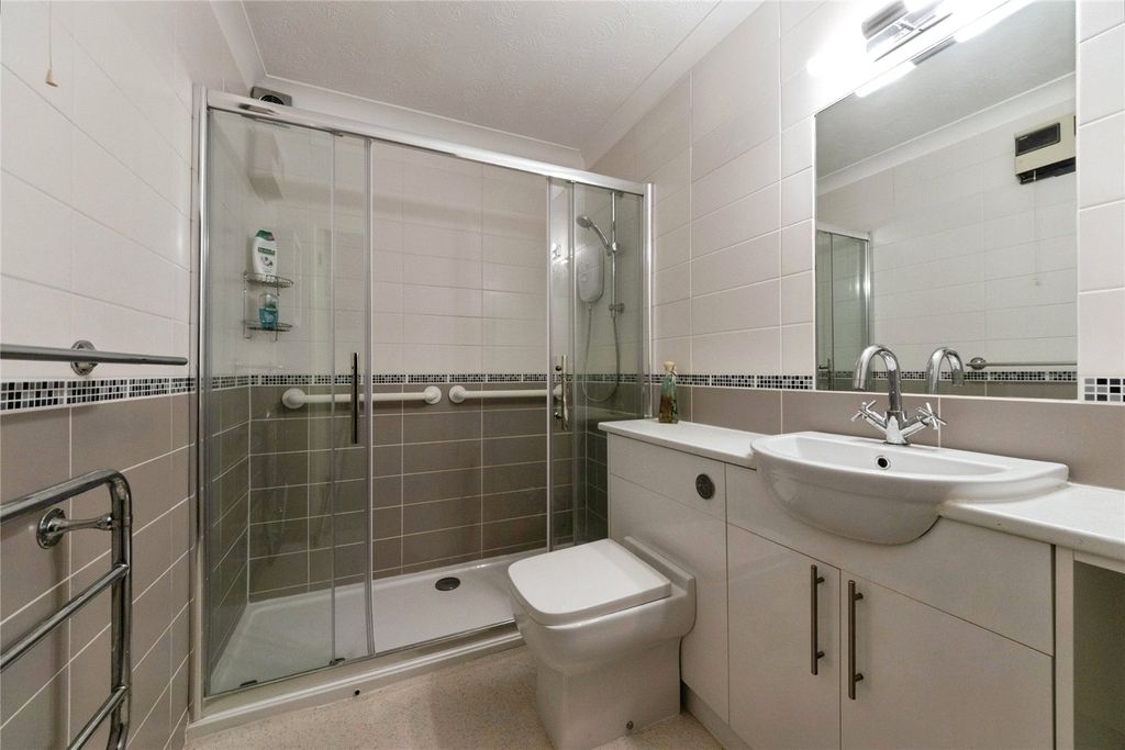 Property photo 3 of 21 Shower Room