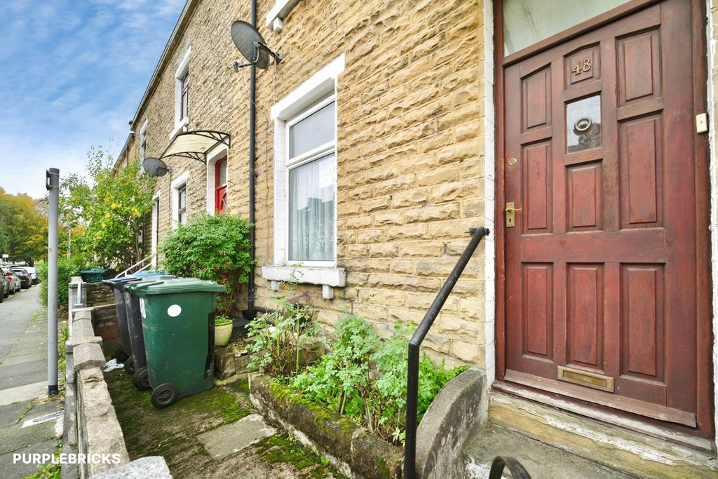 Property photo 2 of 31