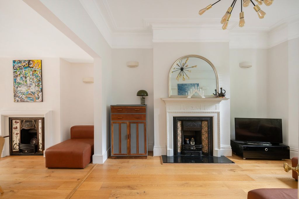 Property photo 3 of 46 4515883