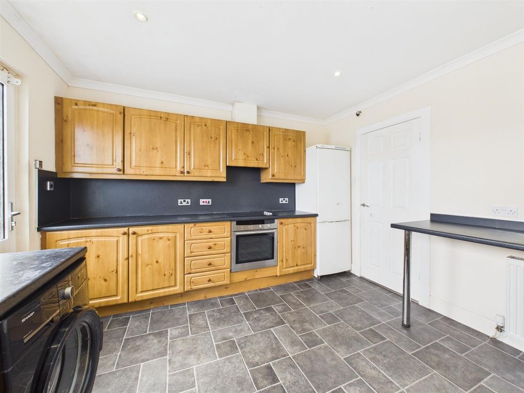Property photo 3 of 21 Cam03924G0-Pr0048-Still003.Jpg