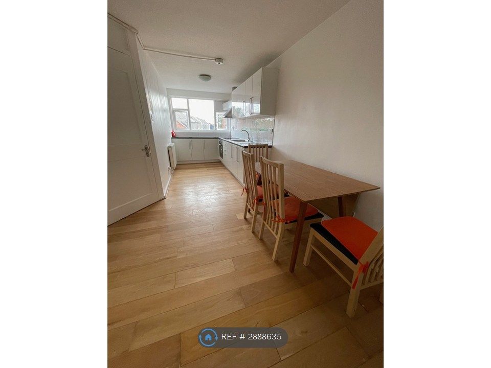 Property photo 2 of 8 Kichen &amp; Dinning