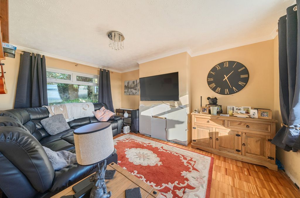 Property photo 3 of 15 1375326-18-691B2d...