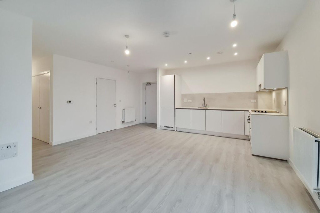Property photo 3 of 10 1_Kitchen-Reception-1.Jpg
