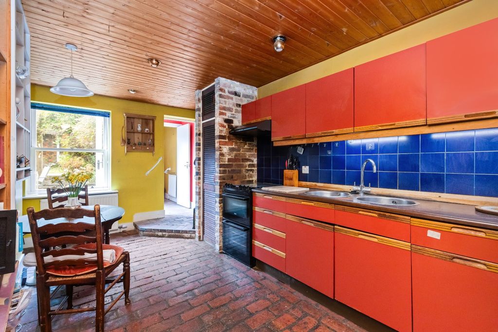 Property photo 2 of 18 4967493