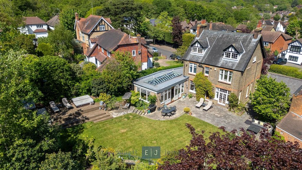 Property photo 2 of 48