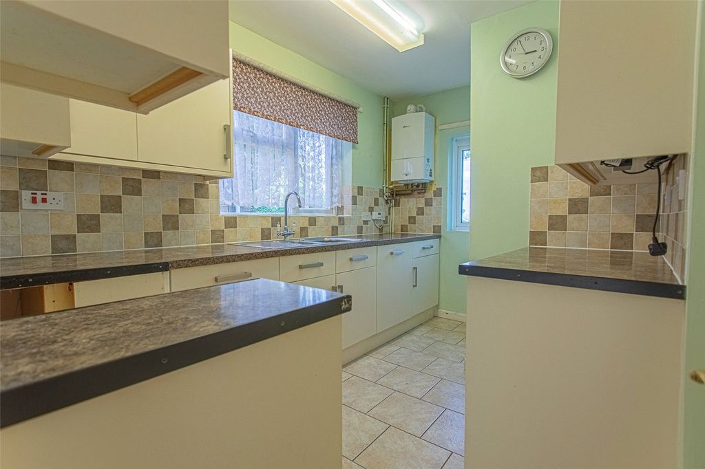 Property photo 2 of 18 Picture No. 17