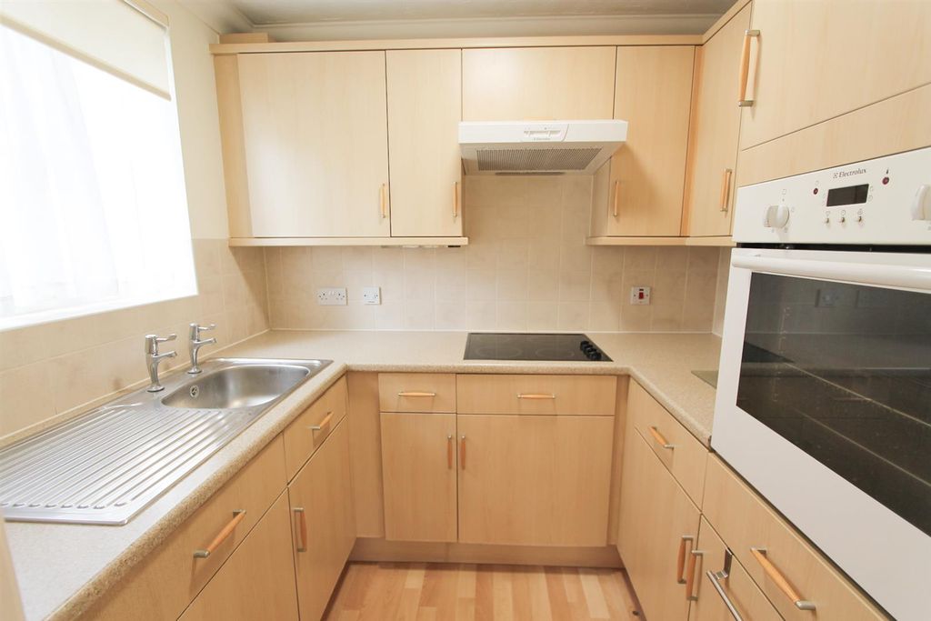 Property photo 2 of 14 Kitchen.Jpg