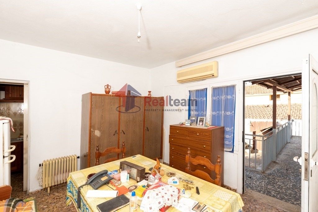 Property photo 3 of 25