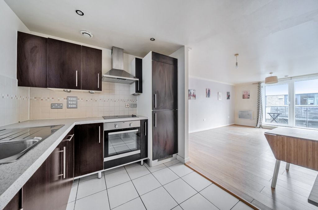 Property photo 2 of 17 Kitchen