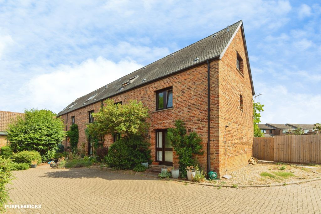 Property photo 2 of 28