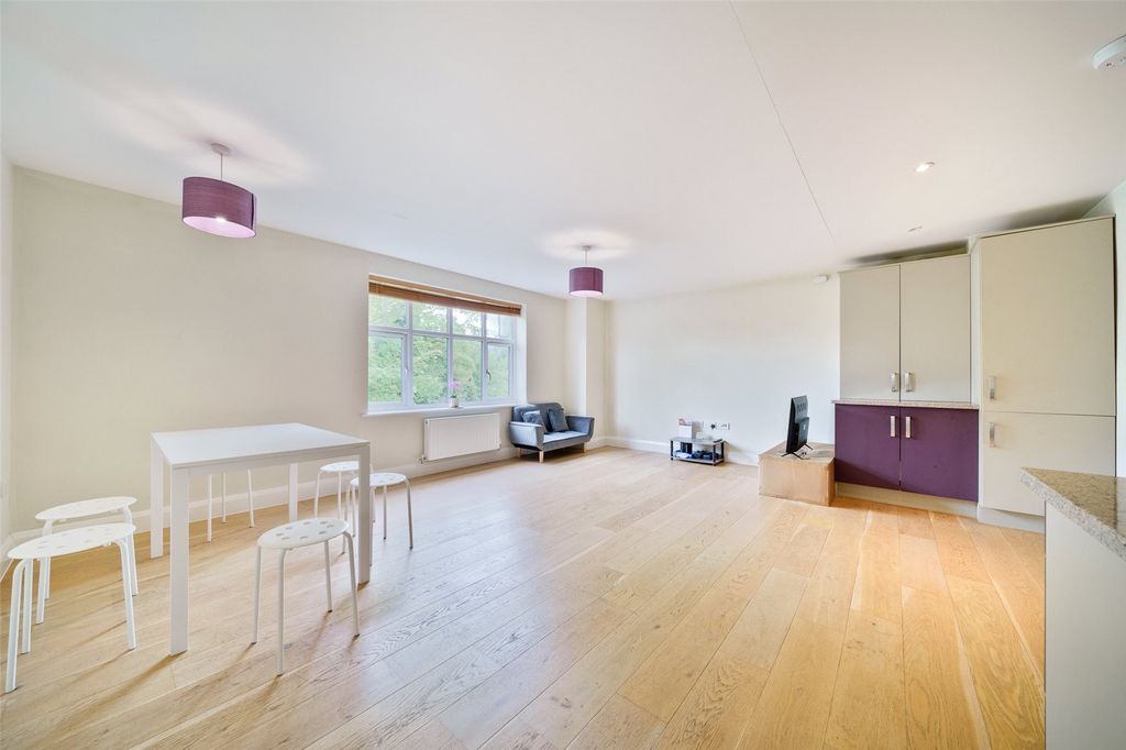Property photo 3 of 11 Picture No. 17
