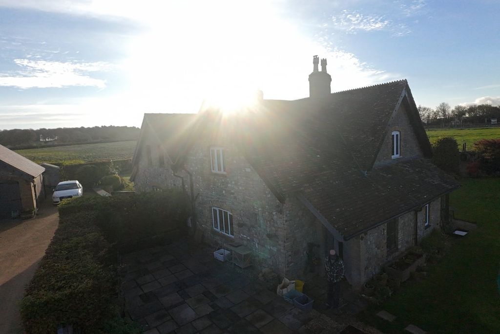 Property photo 2 of 34