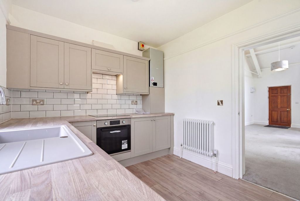 Property photo 3 of 10 5161652